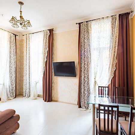 Leogrand Apartments On Doroshenka Street 1 ลวีฟ ภายนอก รูปภาพ