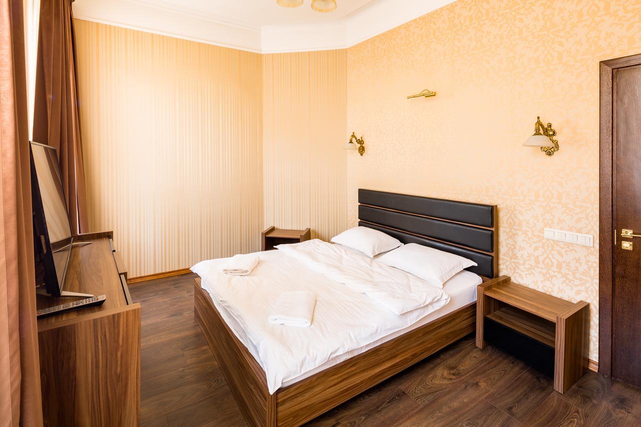 Leogrand Apartments On Doroshenka Street 1 ลวีฟ ภายนอก รูปภาพ