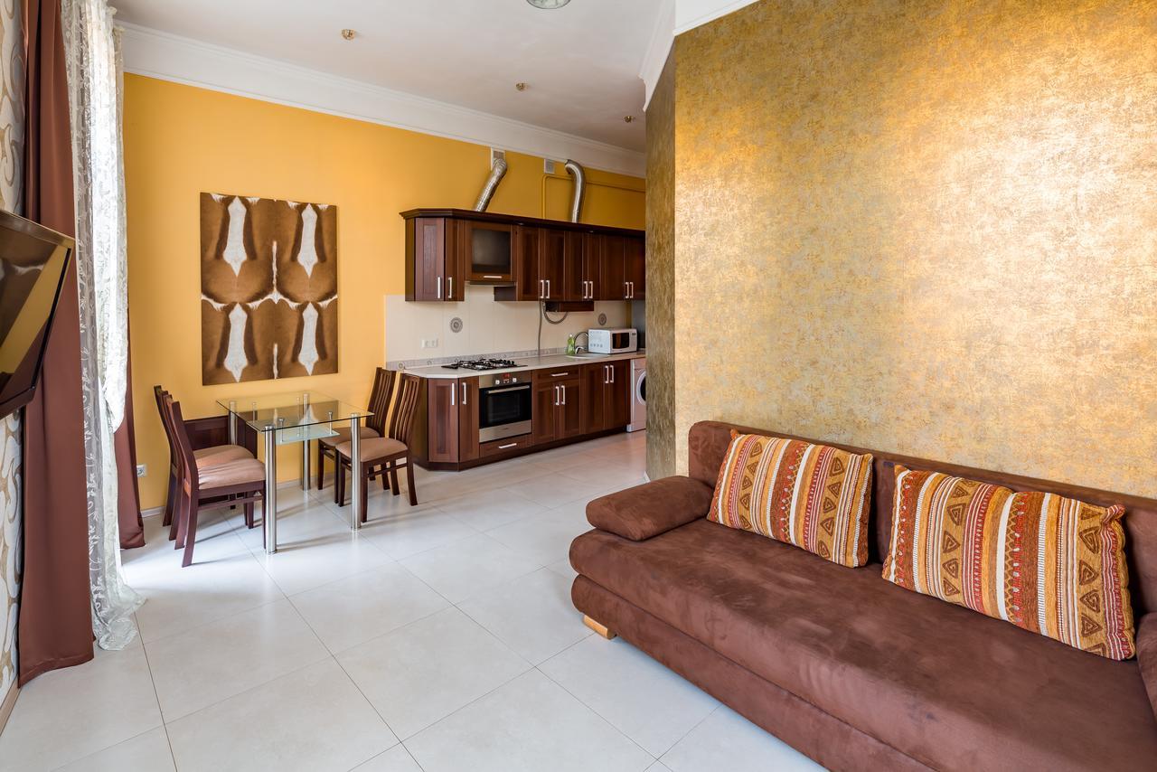 Leogrand Apartments On Doroshenka Street 1 ลวีฟ ภายนอก รูปภาพ